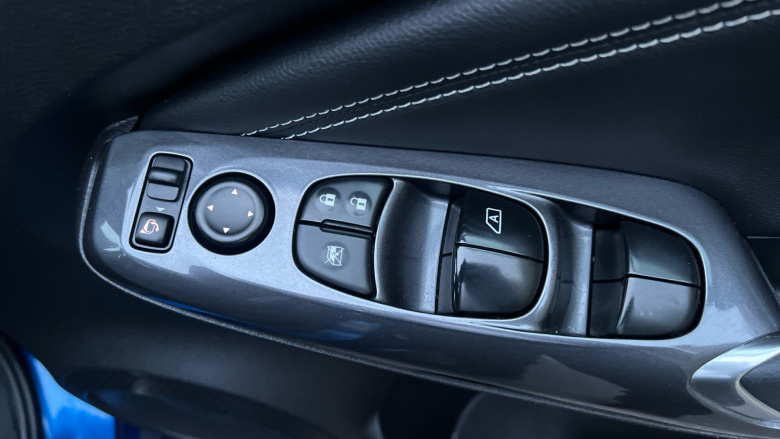 Nissan Juke 1.6 Hybrid N-Connecta 5dr Auto Hybrid Hatchback